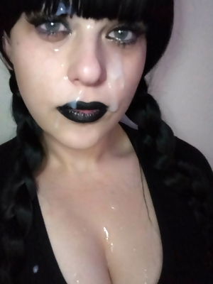 Hold On, Let Me Take A Selfie ðŸ–¤